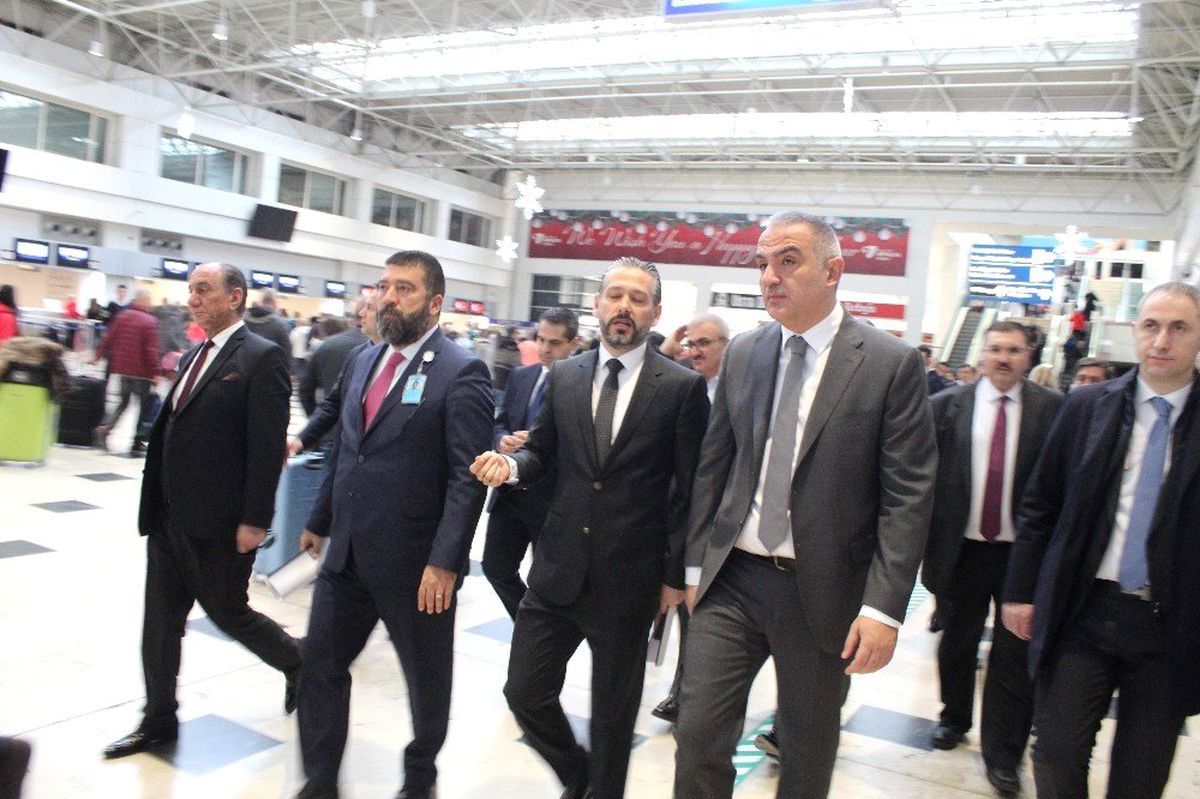 Bakan Ersoy, Antalya Havalimanı'nı İnceledi