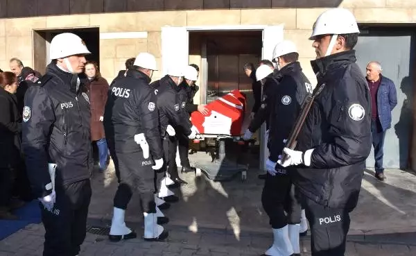 Sivas Haberleri: Beyin kanaması geçiren polis memuru hayatını kaybetti 20