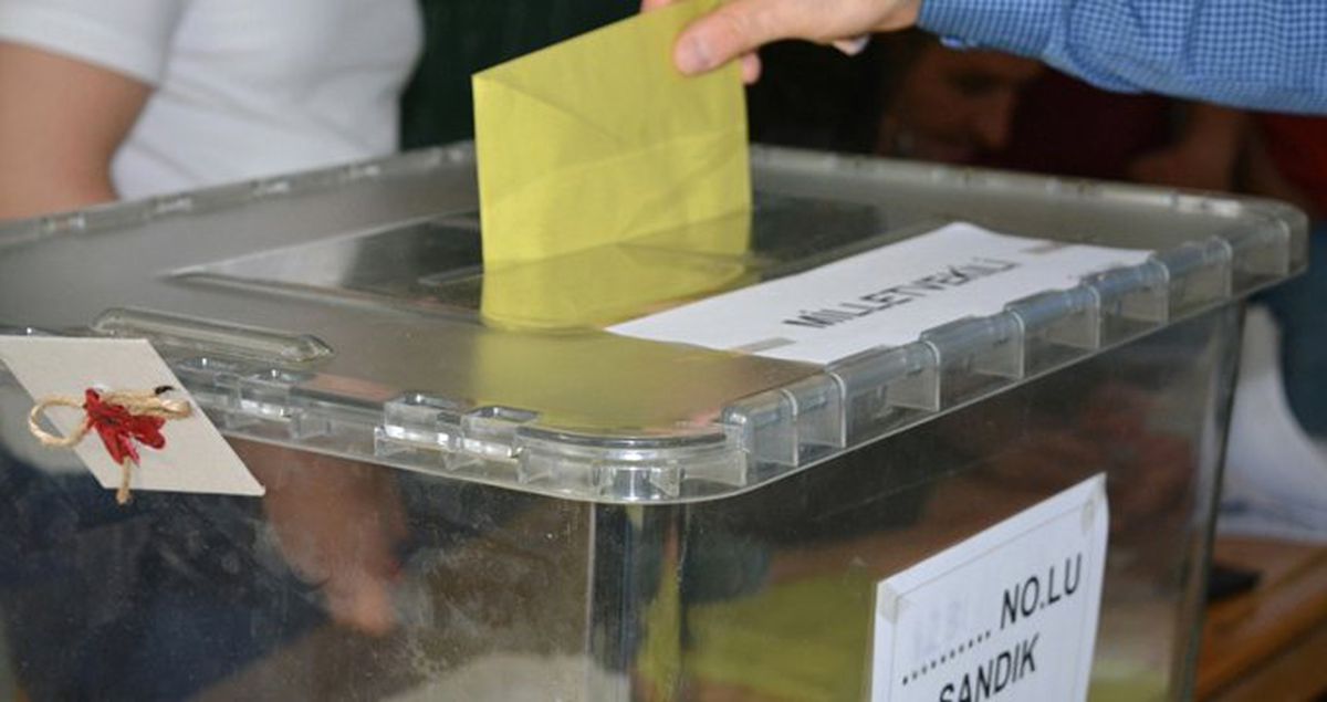 Boş Konutlara Seçmen Kaydı Yapan Nüfus Müdürlüğü Çalışanı Yakayı Ele Verdi