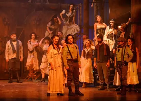 Carmen' Kapalı Gişe Prömiyer Yaptı Carmen' Kapalı Gişe Prömiyer Yaptı