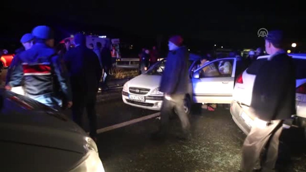 Muğla'da 3 Araç Çarpıştı: 5 Yaralı