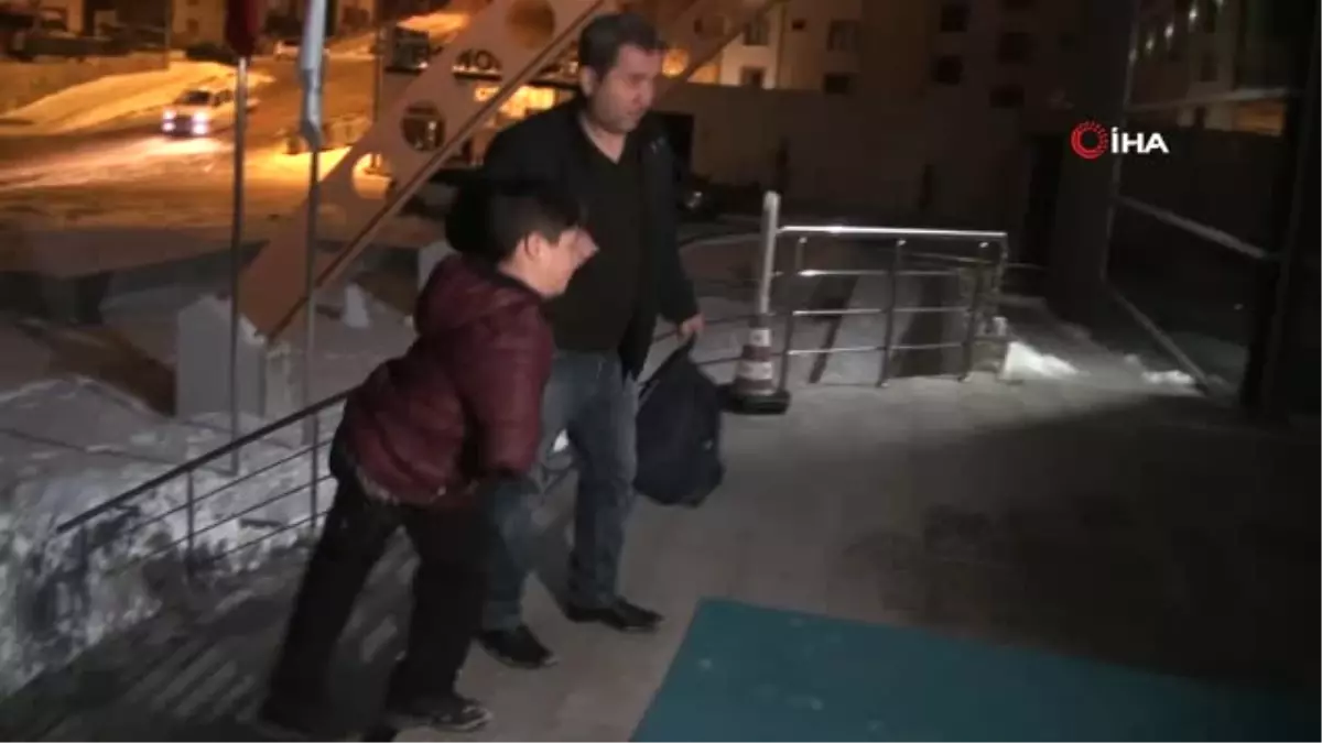 11 Yaşındaki Muhammet Enes Sarı, Kulaçlarıyla Engelleri Aşıyor