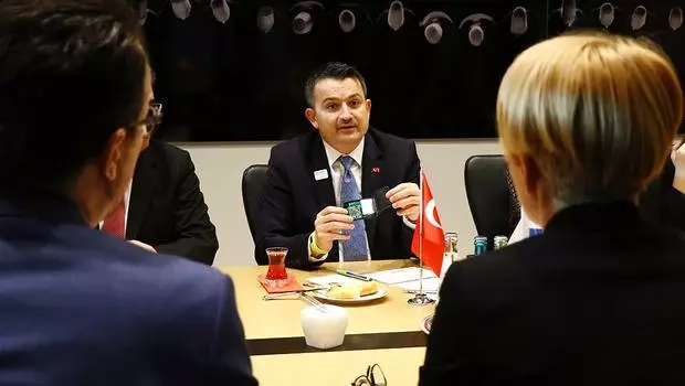 AB Komisyonu uyardı: Sahte hesaplara önlem alın AB Komisyonu uyardı: Sahte hesaplara önlem alın