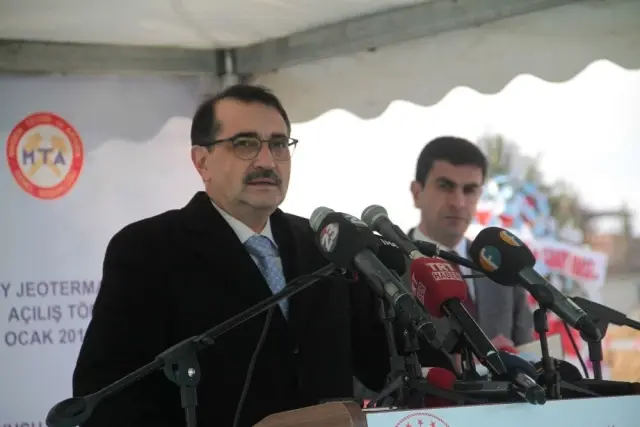 Bakan Dönmez: 'Ruhsatları Aldık, Sudan'da Altın, Özbekistan'da Değerli Metaller Arayacağız' Bakan Dönmez: 'Ruhsatları Aldık, Sudan'da Altın, Özbekistan'da Değerli Metaller Arayacağız'