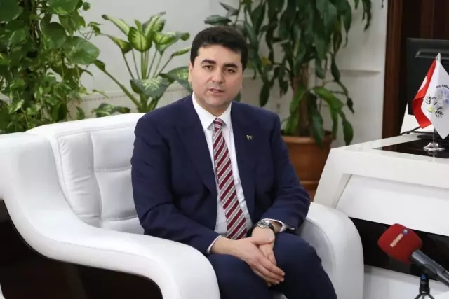 Başkan Özakcan DP'den Aday Olduğunu Açıkladı