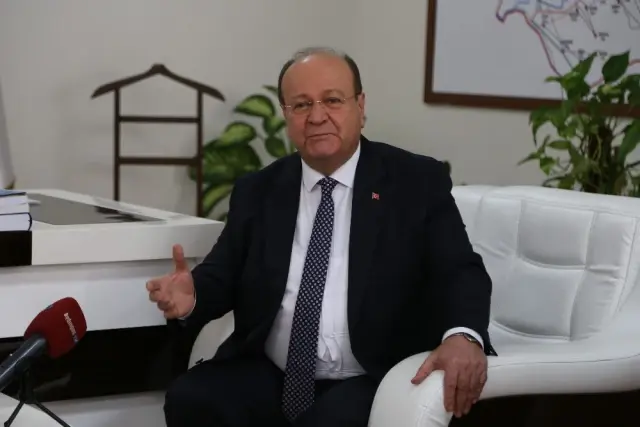 Başkan Özakcan DP'den Aday Olduğunu Açıkladı