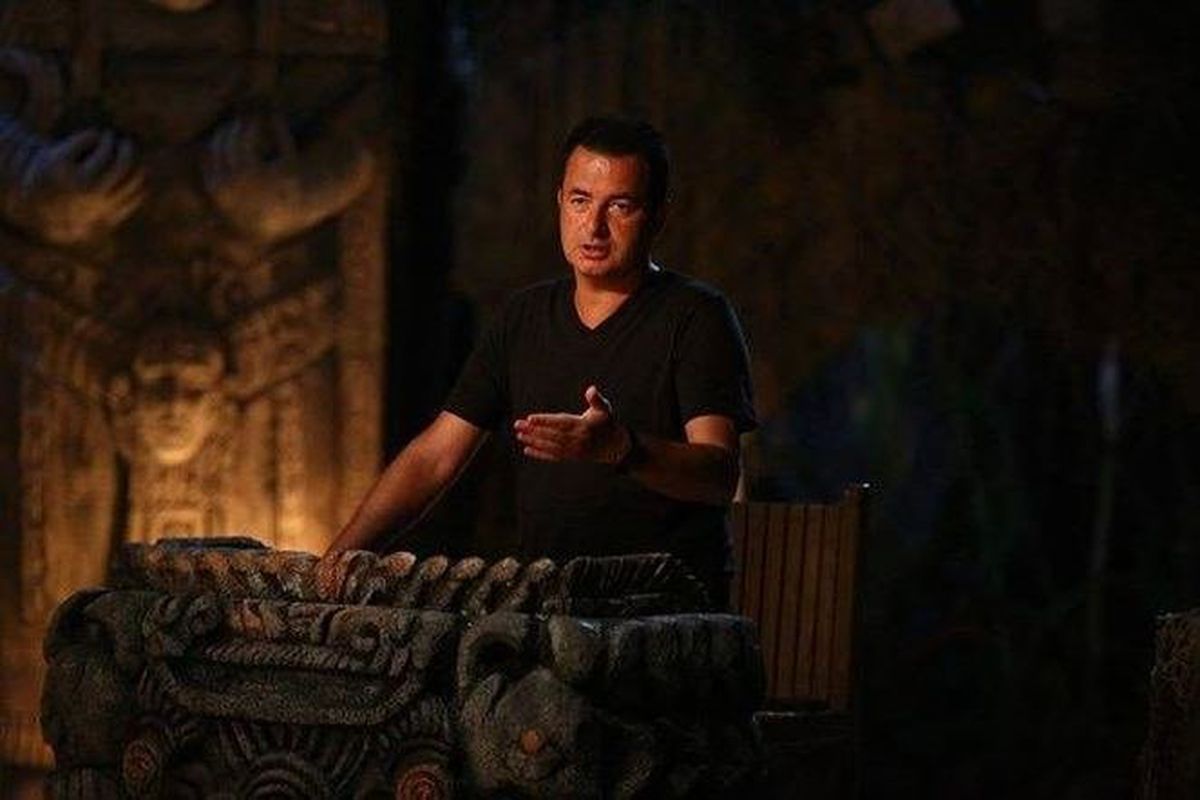 Acun Ilıcalı, Survivor Adasına İlk Adımını Attı