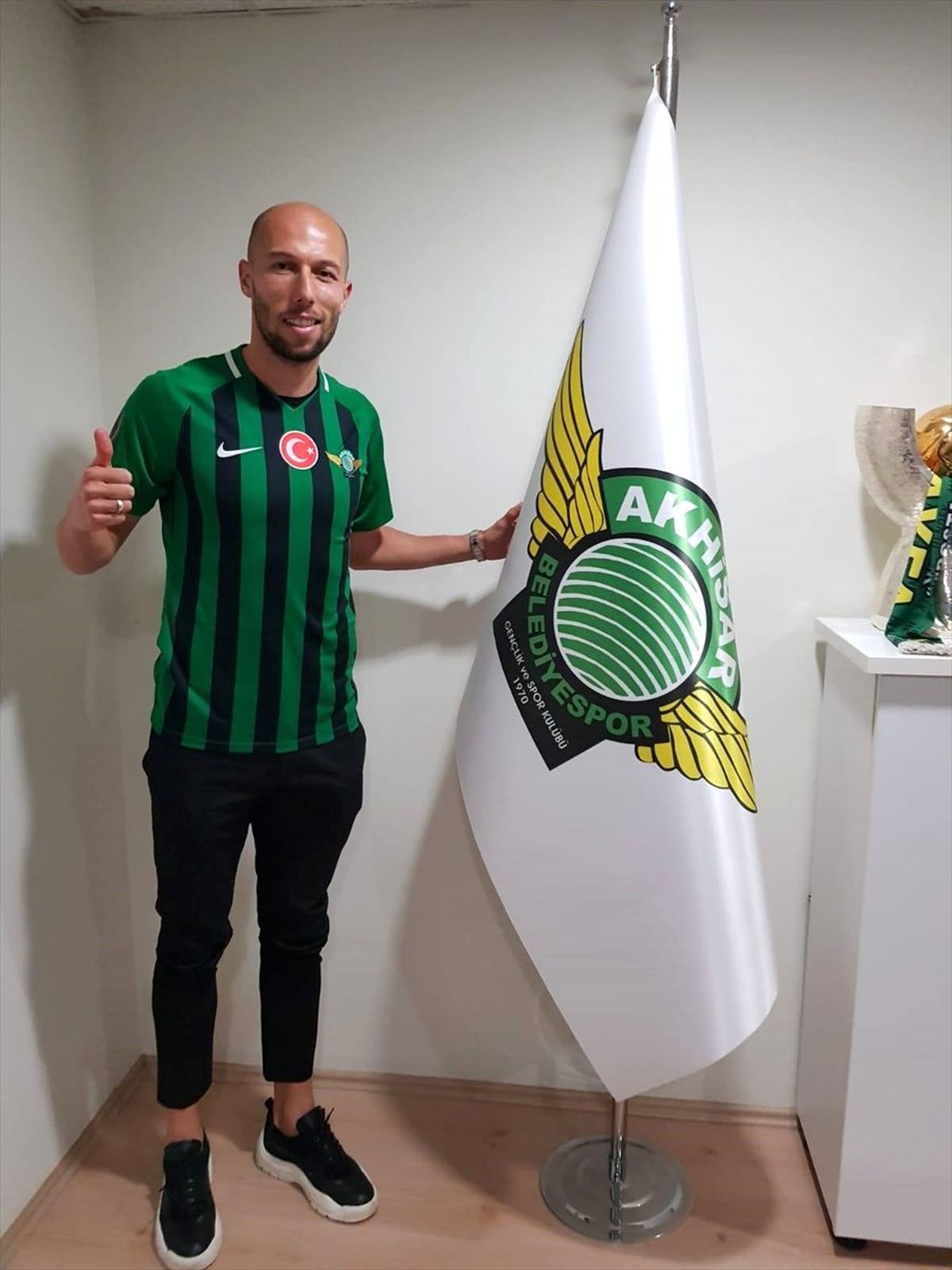 Akhisarspor, Mechelen Forması Giyen Edin Cocalic'i Transfer Etti