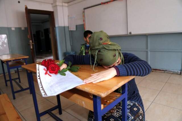 Babasının Döverek Öldürdüğü Mercan'ın Annesi, Oğlunun Karnesini Öperek Ağladı