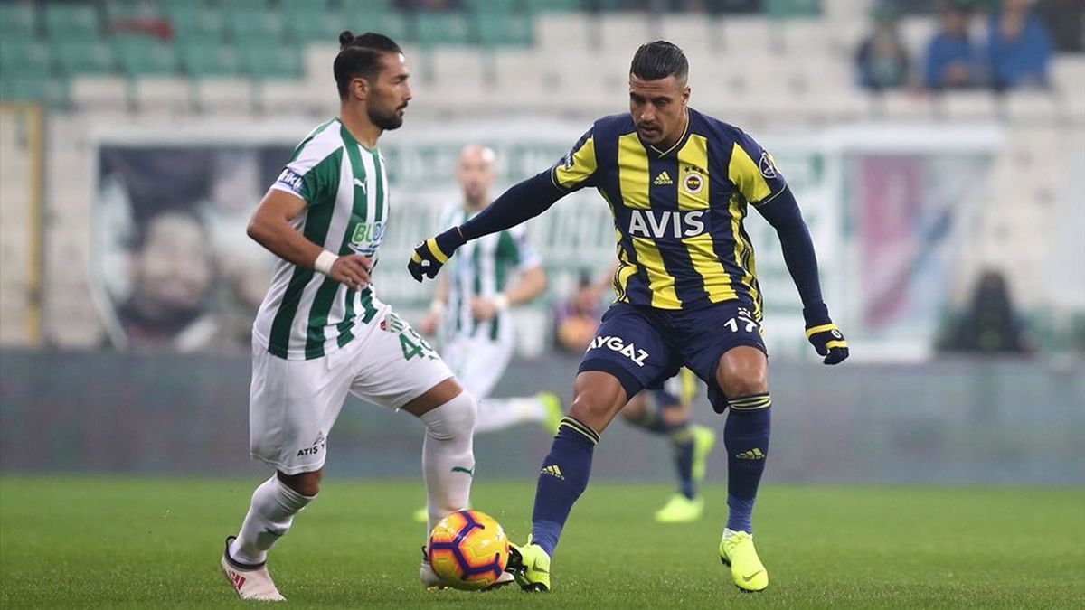 Fenerbahçe'nin Tecrübeli Oyuncusu Nabil Dirar: Bursa'da Zaten Çok Fazla Takım Kazanamıyor