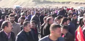Şanlıurfa Ceylanpınar'da Menderes Atilla'yı Binlerce Kişi Karşıladı