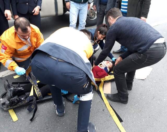 Seyir Halindeki Araçtan Kendini Atan Kadın Ölümden Döndü