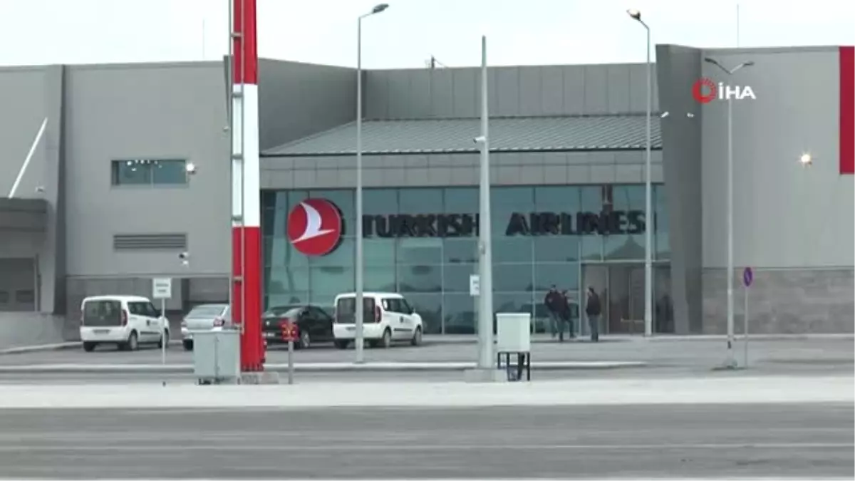 Bakan Turhan: 'Hedef 450 Milyon Yolcu Kapasitesine Ulaşmak'