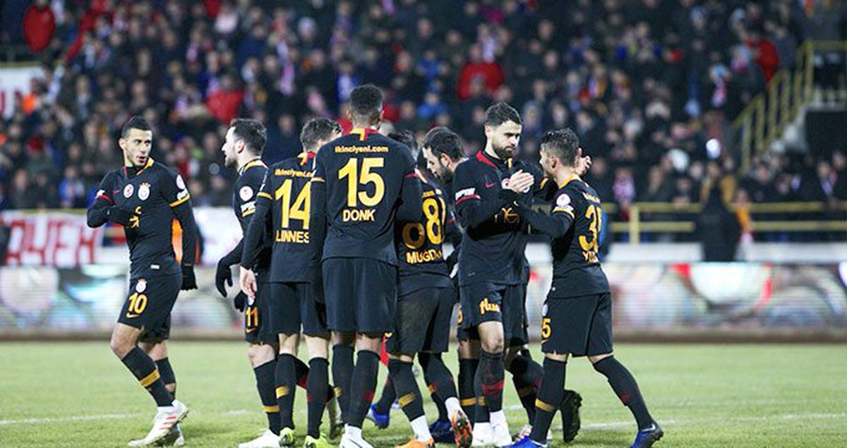Bolusporlu Taraftarlar, Galatasaray Maçında 'Yönetim İstifa' Tezahüratında Bulundu