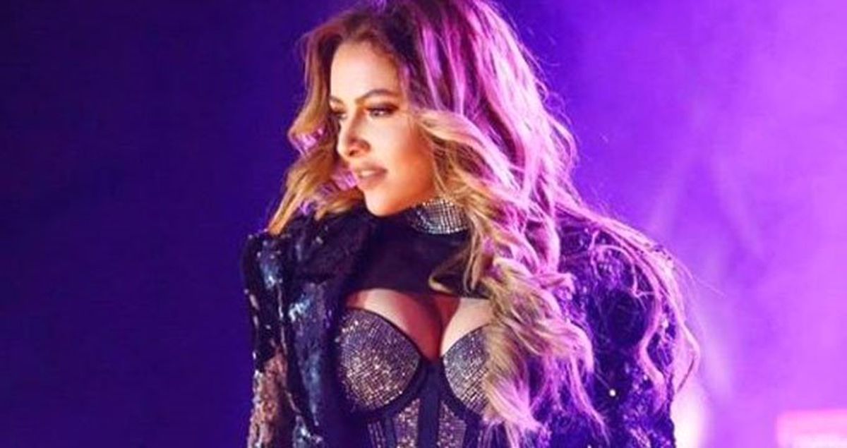 Hadise'den Aslı Enver'i Kıskandıracak Murat Boz Fotoğrafı!