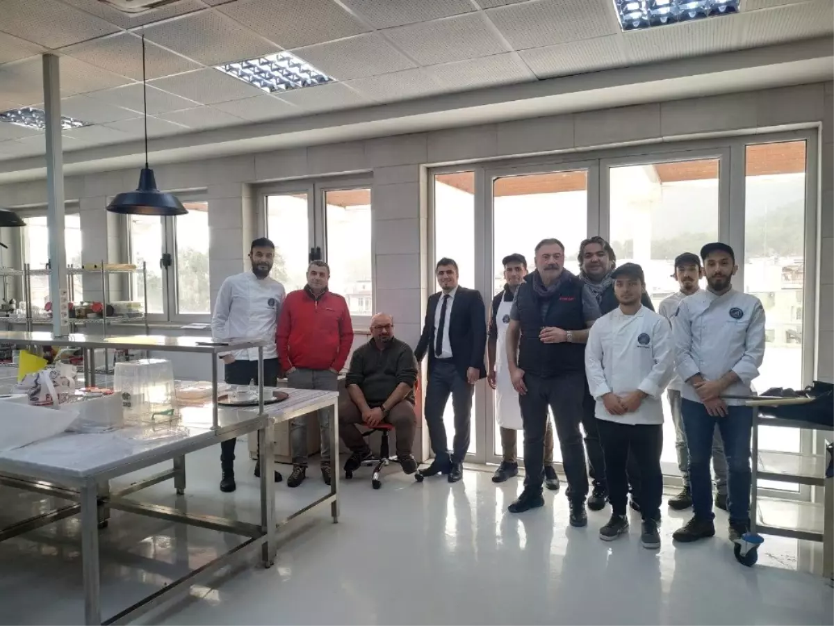 Mutfak Sanatçılarına Fırın Hediyesi