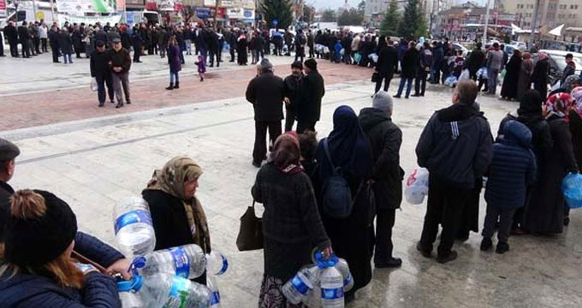 Safranbolu'da Örnek Proje! En Az 5 Plastik Şişe Getirene Ücretsiz Bez Çanta Dağıttılar
