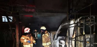 Ümraniye'de Tamirden Getirdiği Araç Yandı Mahalleli Sokağa Döküldü