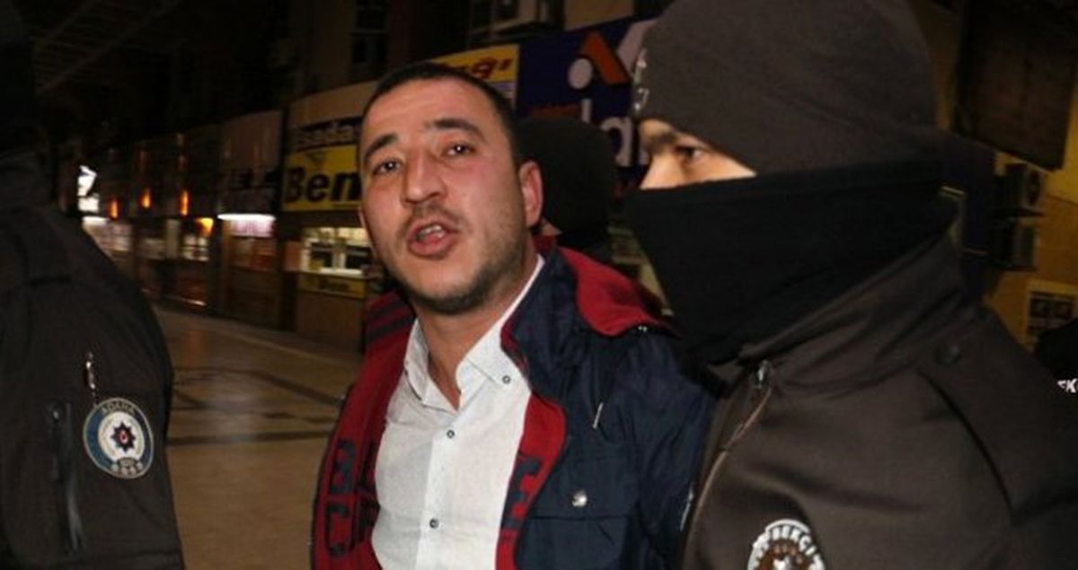 Bir Şüpheli, 'Canlı Bombayım Kendimi Patlatacağım' Diye Kendini İhbar Etti