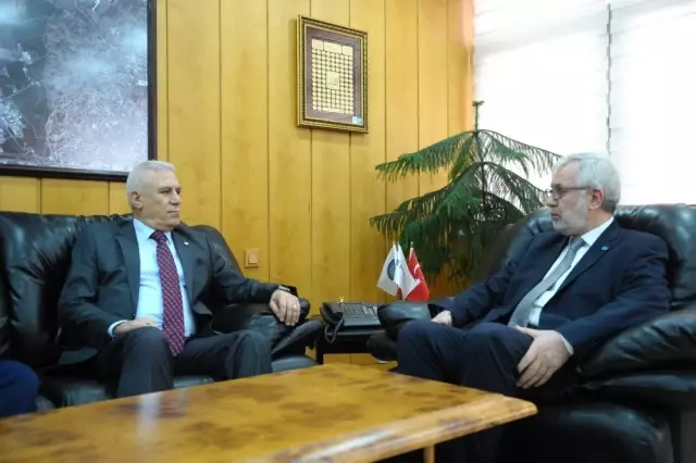 Bozbey: 'Bursa'nın Meseleleri Bilimle Çözülür' Bozbey: 'Bursa'nın Meseleleri Bilimle Çözülür'
