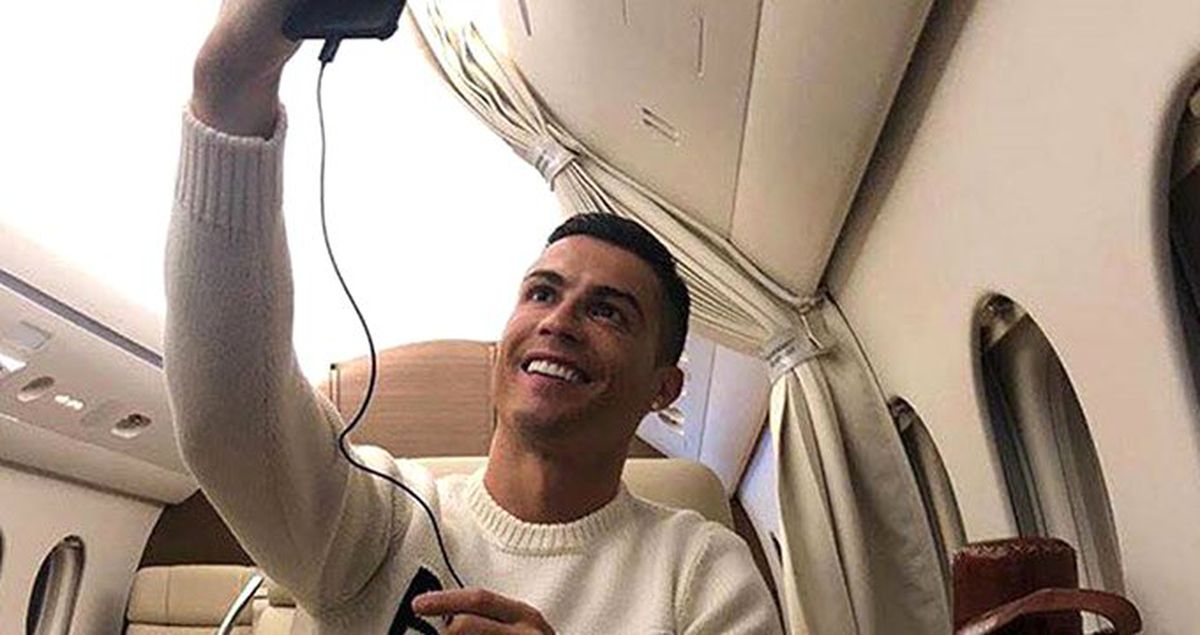 Cristiano Ronaldo'nun Uçakta Yaptığı Paylaşım Büyük Tepki Çekti!