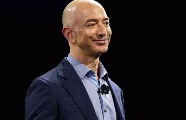 Tüm zamanların en zengini artık Amazonun sahibi Jeff Bezos 75