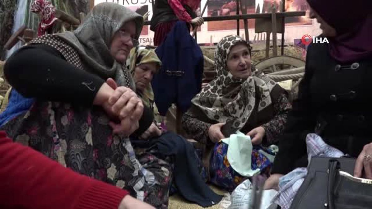 Eskiyen Elbiseler Tezgahlarda Halıya Dönüştürülüyor