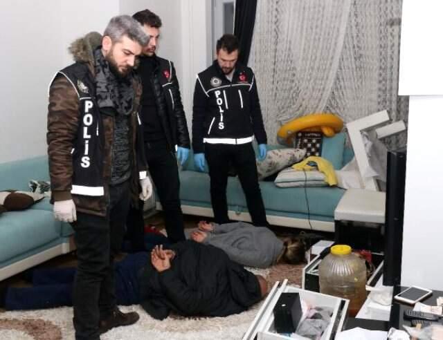 Rezidanstaki Baskında, Banyoda Bulunan Presli Düzenek Polisleri Bile Şaşkına Çevirdi
