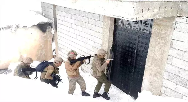 Sosyal Medyadan Terör Propagandasına 6 Gözaltı