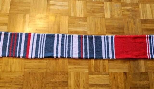Tren Beklerken Ördüğü Atkıyı Rekor Fiyata Sattı