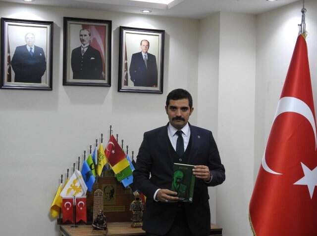 Ülkü Ocakları, Yılmaz Özdil'e Tepki Amacıyla 1881 Nutuk Dağıtma Kararı Aldı