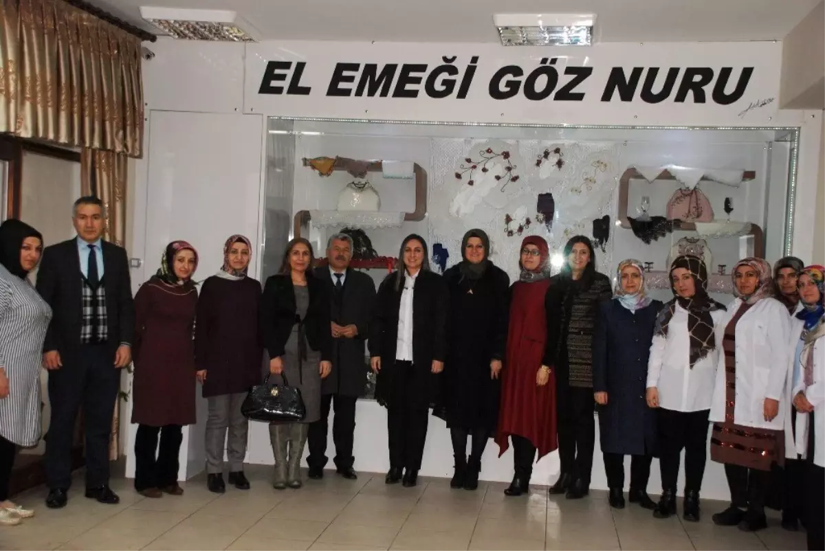 Vali Aykut Pekmez'in Eşi Çatom'da Ki Çalışmaları Yerinde Gördü