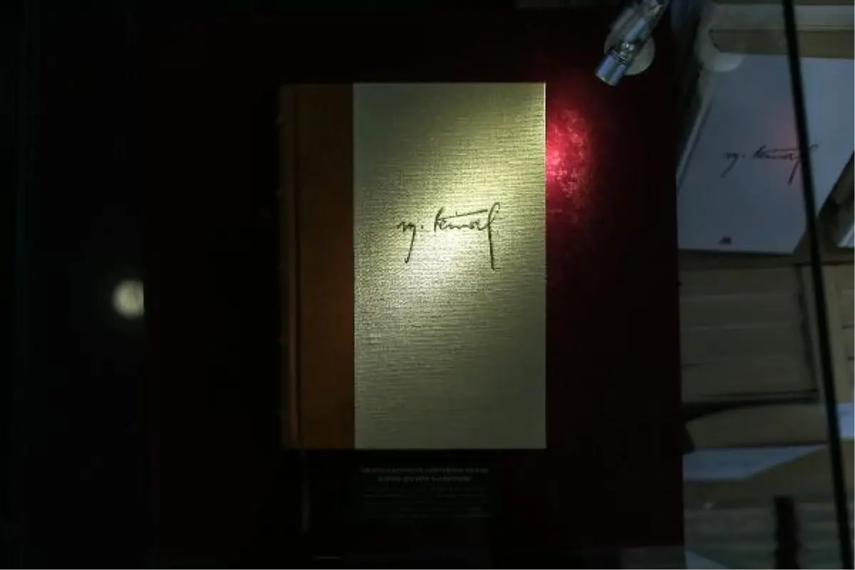 Yılmaz Özdil'in Kitabı Satışa Çıktı