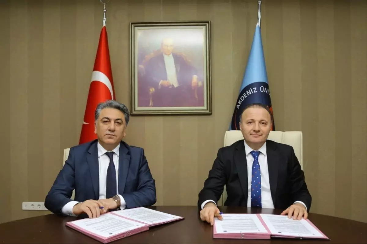 Akdeniz Üniversitesi Mühendislik Fakültesi'ne 2 Amfi ve 1 Bilgisayar Laboratuvarı