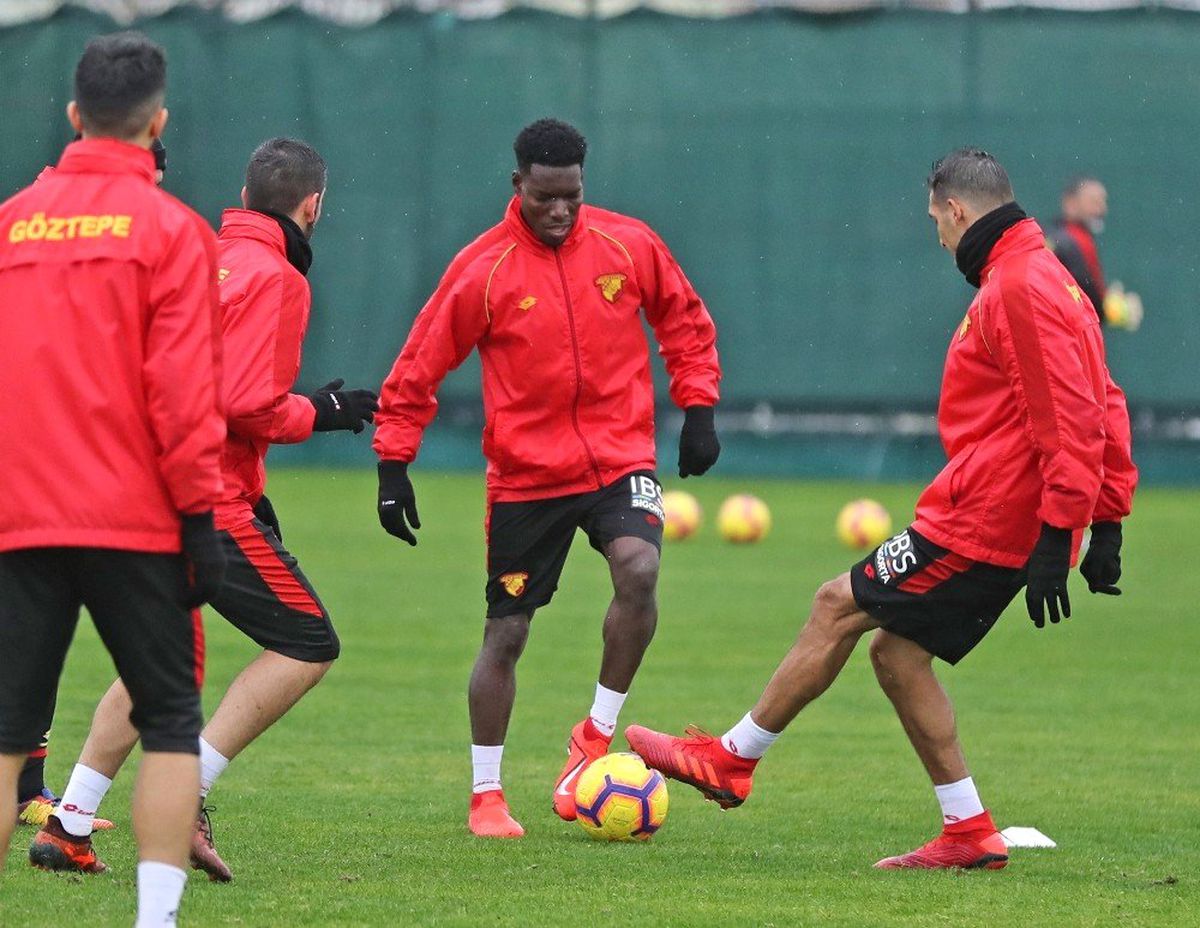 Göztepe, Sporting Lizbon Forması Giyen Lumor Agbenyenu'yu Kiraladı