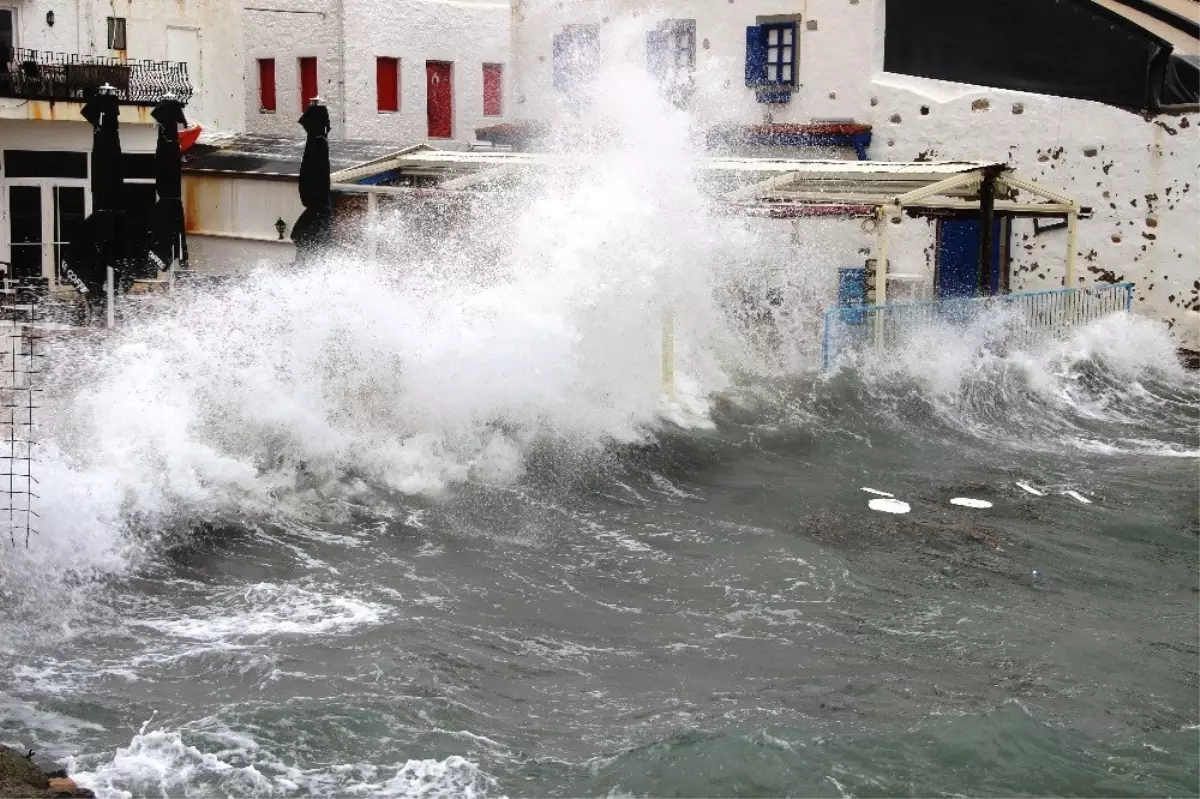 Lodos Bodrum'u Vurdu