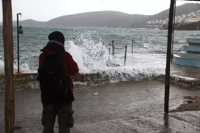 Lodos Bodrum'u Vurdu