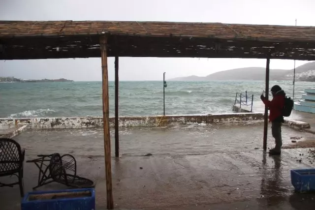 Lodos Bodrum'u Vurdu