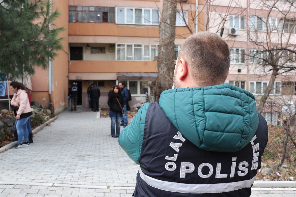 Oyuncu Erkan Can'ın Ağabeyi Evinde Ölü Bulundu