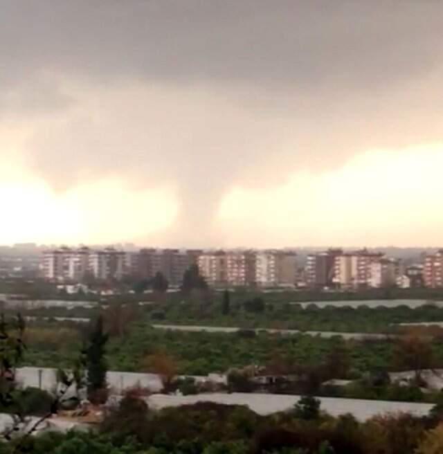 Son Dakika! Antalya'da Hortum Dehşeti! 13 Yaşındaki Bir Çocuk Hayatını Kaybetti