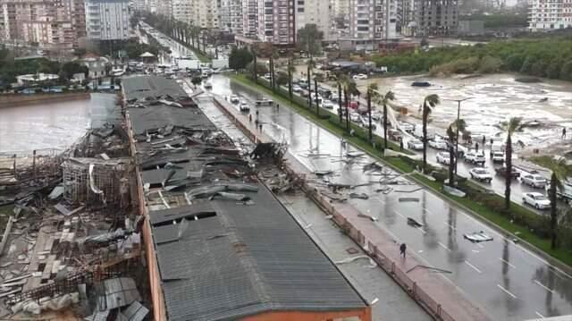 Son Dakika! Antalya'da Hortum Dehşeti! 13 Yaşındaki Bir Çocuk Hayatını Kaybetti
