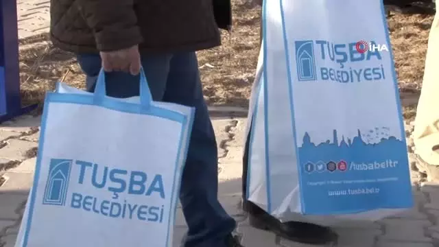 Tuşba Belediyesinden Bez Torba Dağıtımı Tuşba Belediyesinden Bez Torba Dağıtımı