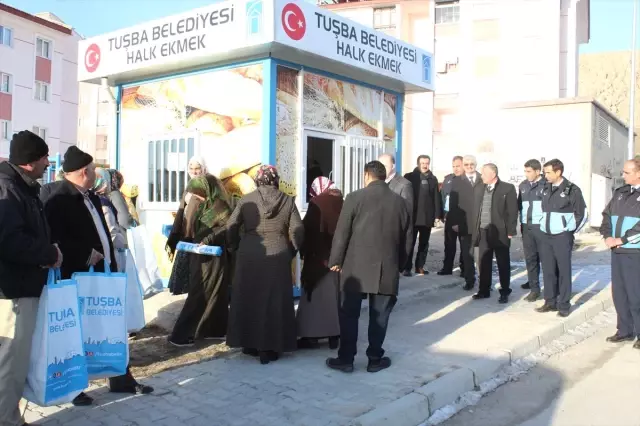 Tuşba Belediyesinden Vatandaşlara Bez Torba