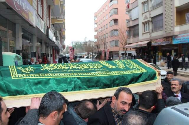17 Yaşındaki Genç Kız, Kardeşini Kurtarmak İçin Kendini Feda Etti