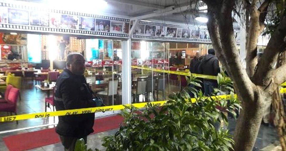 AK Parti'li Belediye Başkan Adayına Bıçaklı Saldırı Sonrası Yaşanan Panik Kameraya Yansıdı