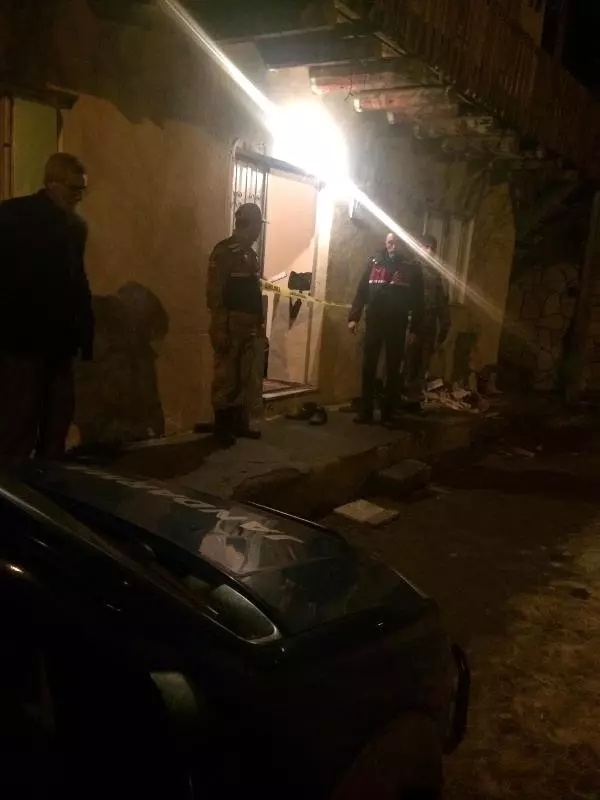Av Tüfeğiyle Oynayan 7 Yaşındaki Çocuk Kendini Vurdu Av Tüfeğiyle Oynayan 7 Yaşındaki Çocuk Kendini Vurdu