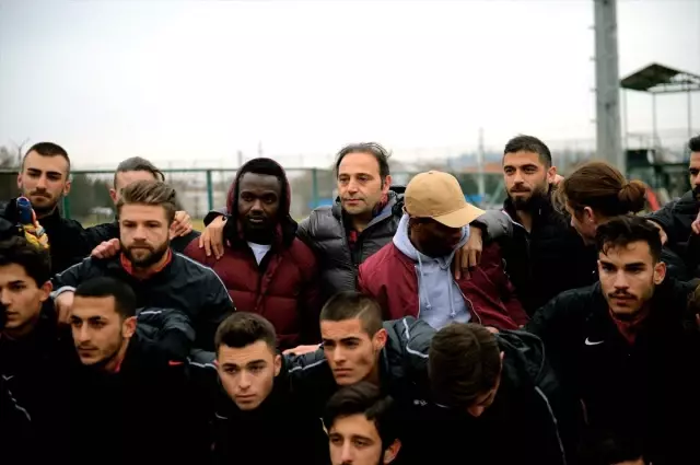 Eskişehirspor'da Lisansı Çıkmayan 9 Futbolcu Takımdan Ayrıldı Eskişehirspor'da Lisansı Çıkmayan 9 Futbolcu Takımdan Ayrıldı