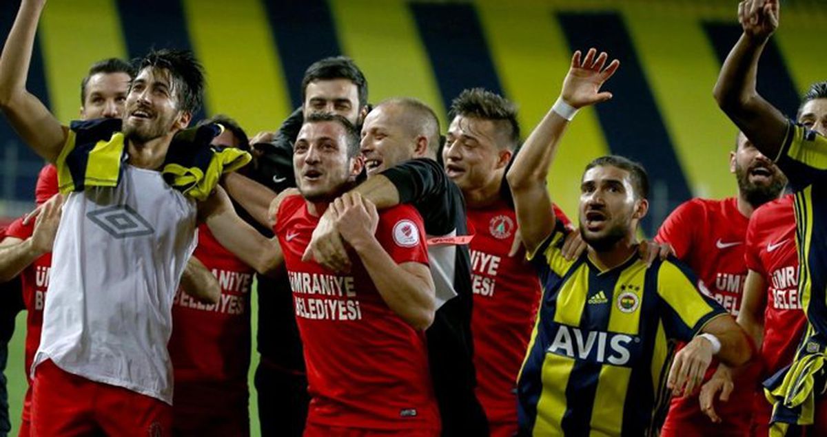 Fenerbahçe'yi Eleyen Ümraniyesporlu Futbolcular, Soyunma Odasında Ölüm Haberi Aldı