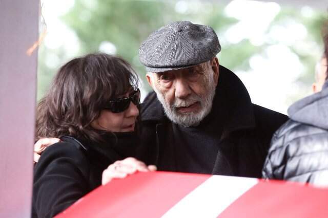İlyas Salman, Ayşen Gruda'nın Cenaze Töreninde Tabutun Başından Ayrılmadı