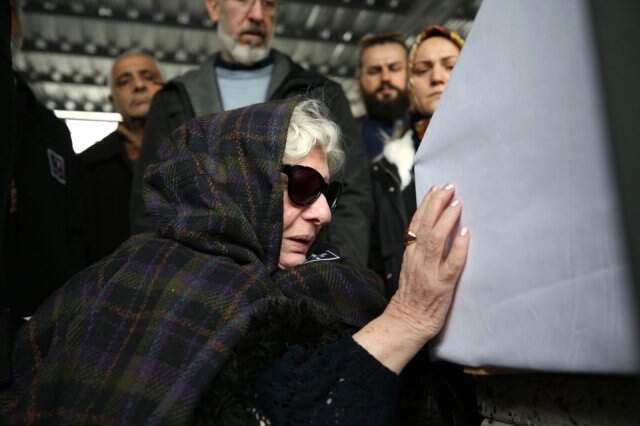 İlyas Salman, Ayşen Gruda'nın Cenaze Töreninde Tabutun Başından Ayrılmadı